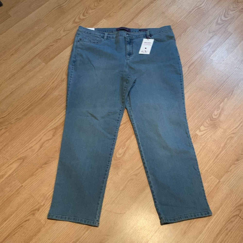 NWT Gloria Vanderbilt Amanda Jeans - Picture 2 of 5